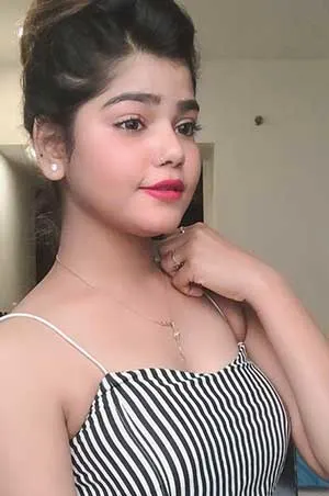 Naina warm and approachable Kochi profile